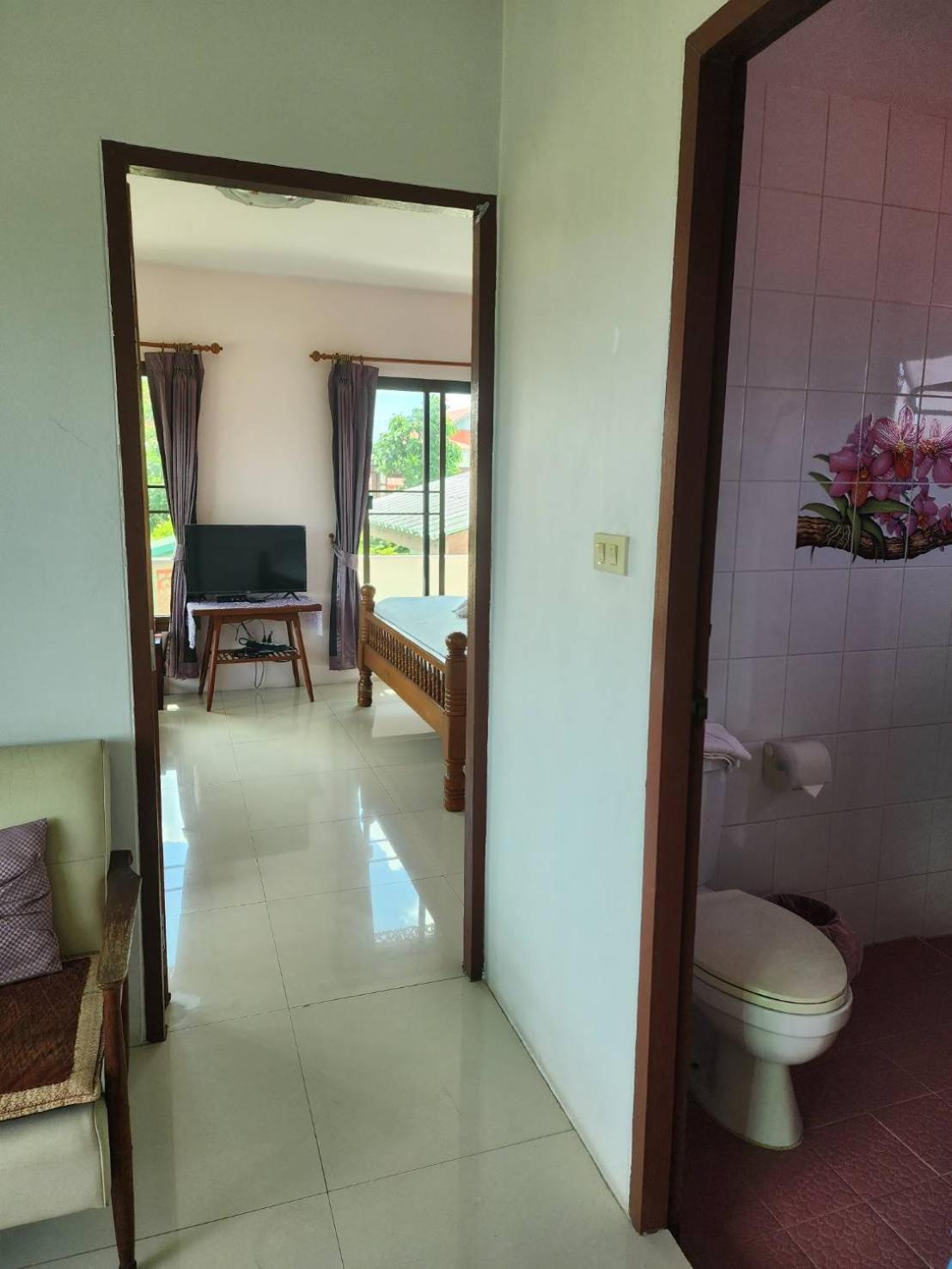 Bed and Breakfast Loy Manee House Аюттхая Екстер'єр фото